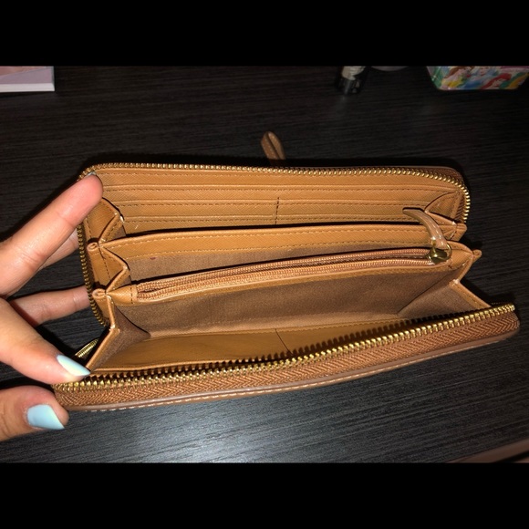 FOSSIL Genuine leather full zip wallet - Picture 3 of 4